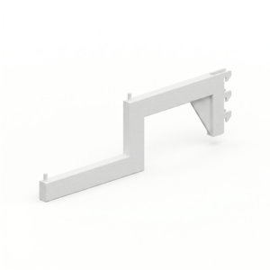 Soporte metalico reforzado con pines de retencion y anclaje multiple para panel ranurado slatwall en exhibicion industrial de herramientas.